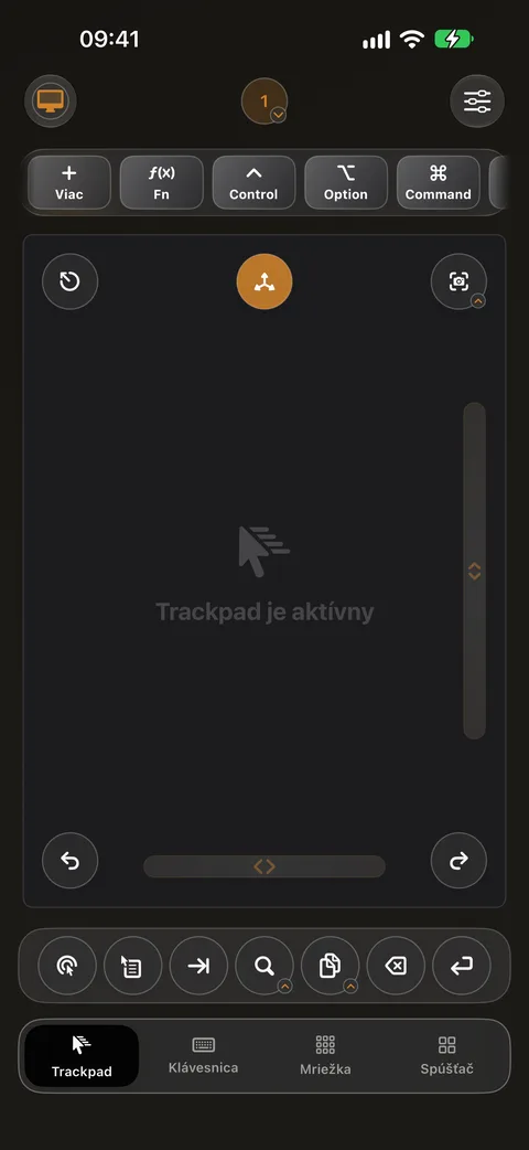 Obrazovka trackpadu Control My Mac na iPhone, s modifikačnými klávesmi hore a rýchlymi tlačidlami dole